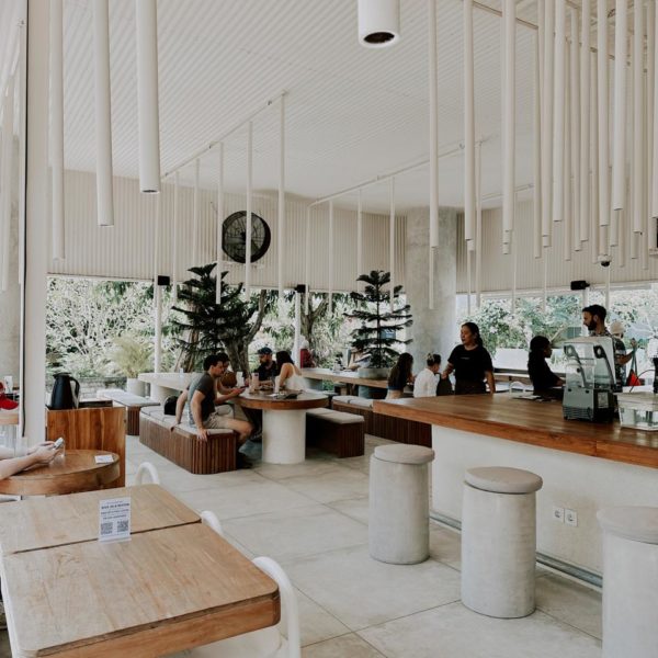 over head(オーバーヘッド)